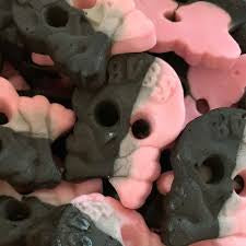 Bubs Totenkopf mit Himbeerschaumzucker
